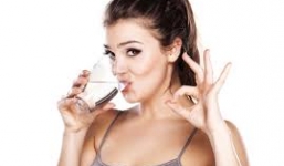 6 cách uống nước gây hại cho sức khỏe mà bạn vẫn mắc phải